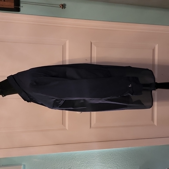 Tommy Bahama big shirt with a twist - Picture 4 of 15